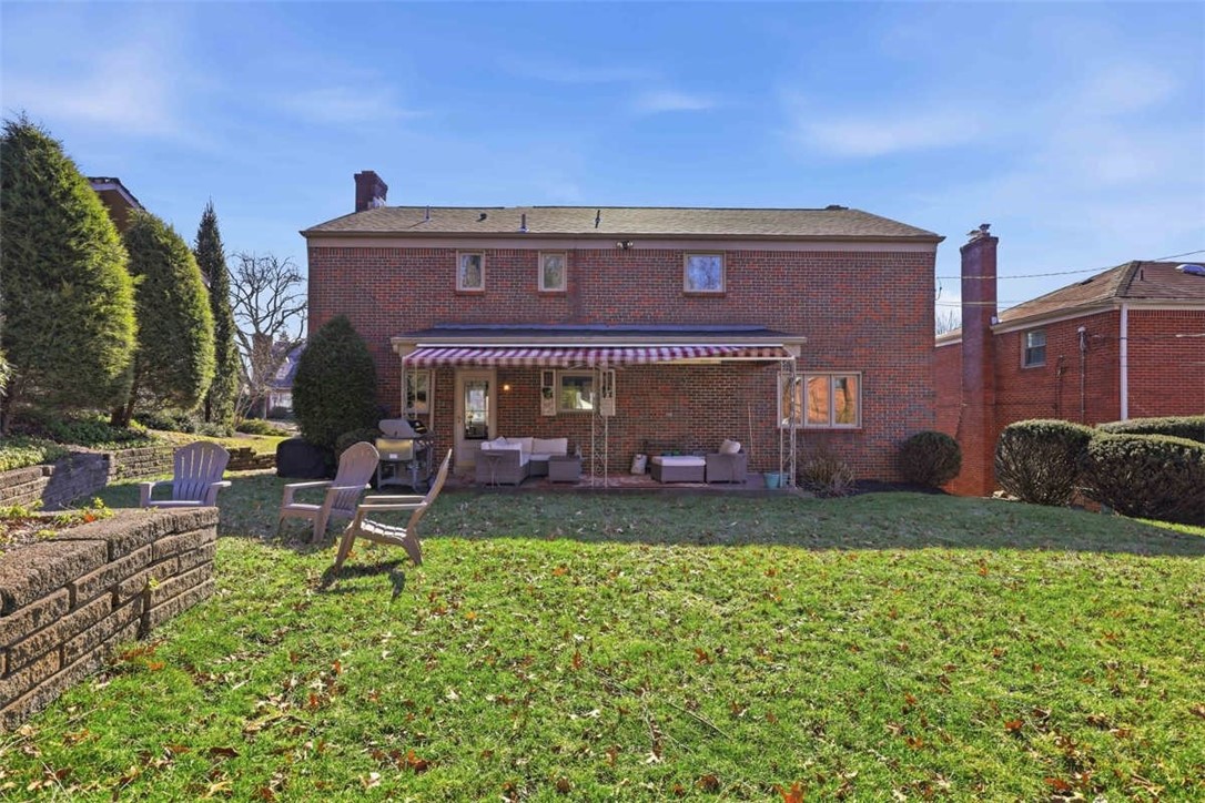 270 Twin Hills Dr