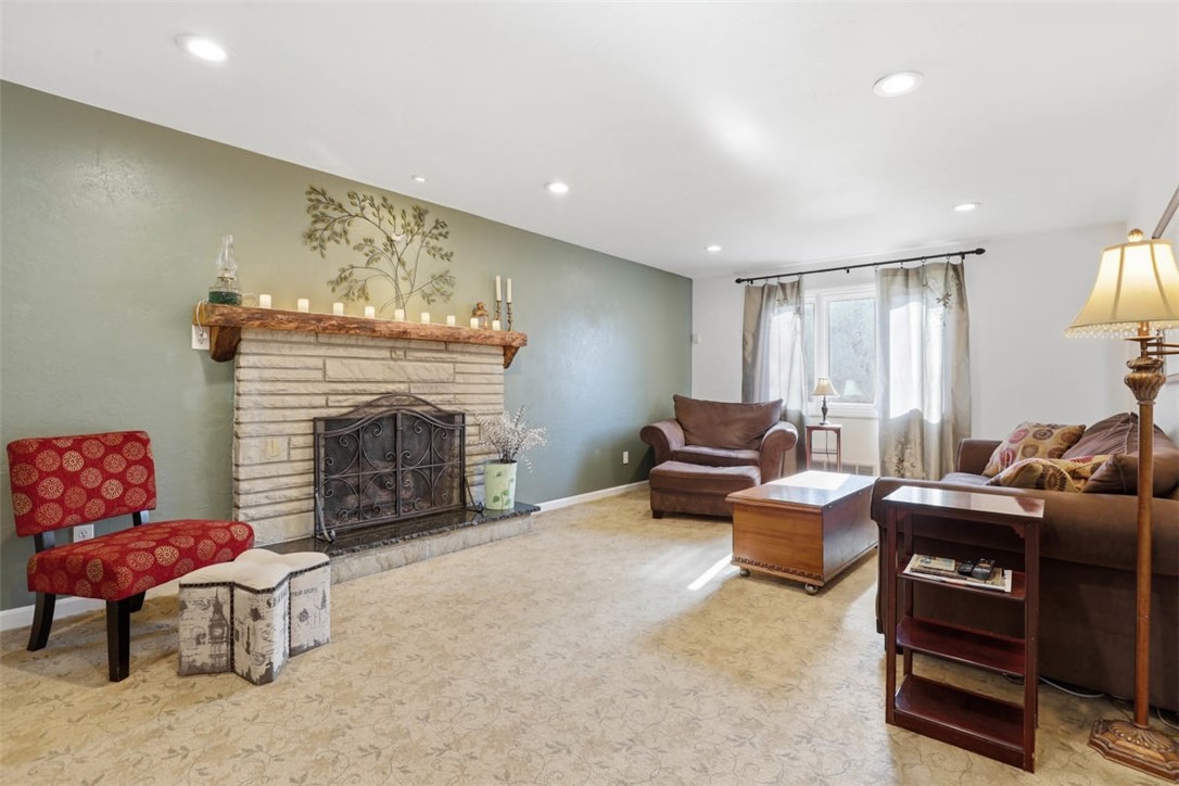270 Twin Hills Dr