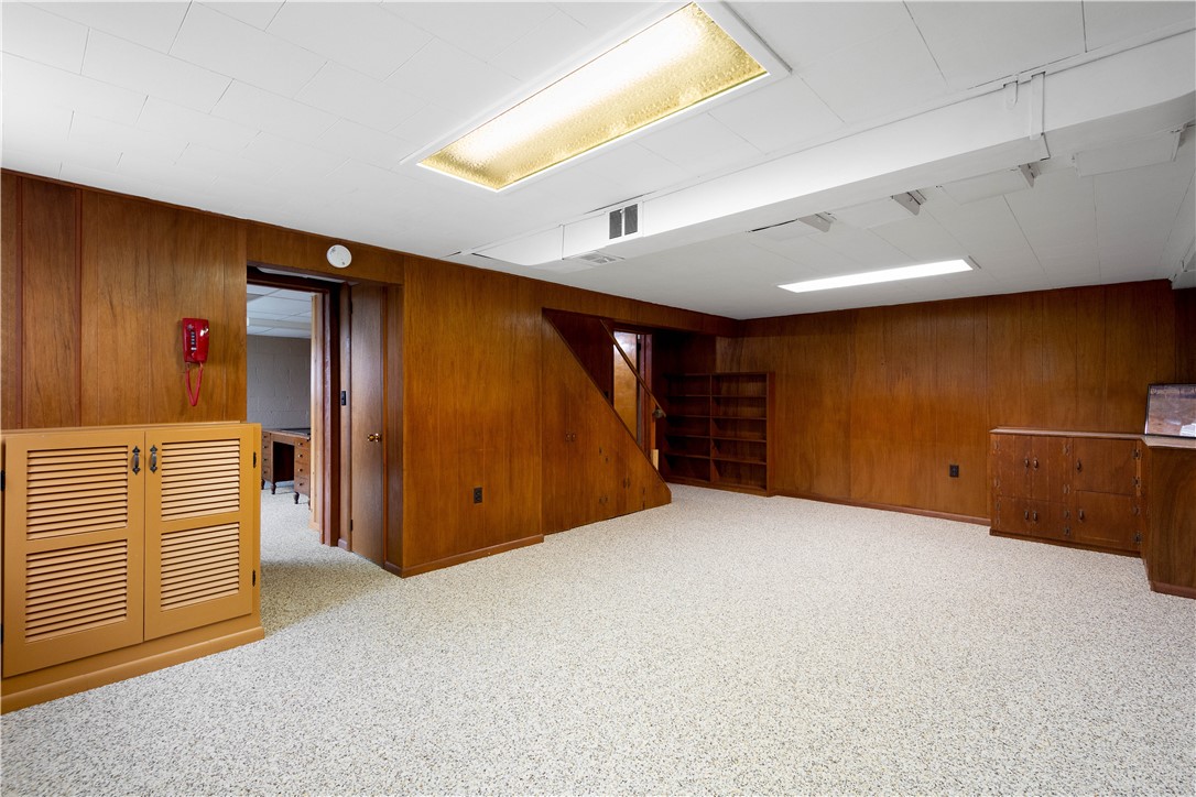 332 Long Dr