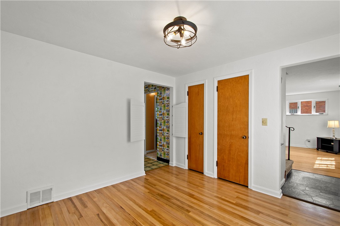 332 Long Dr