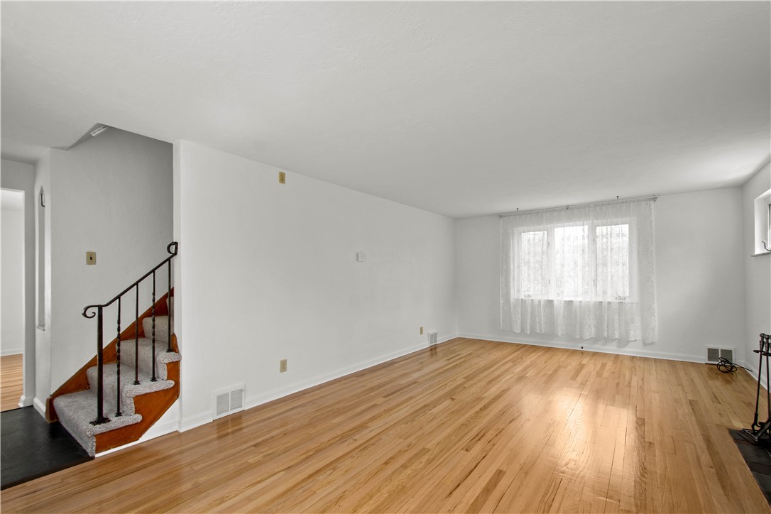 332 Long Dr
