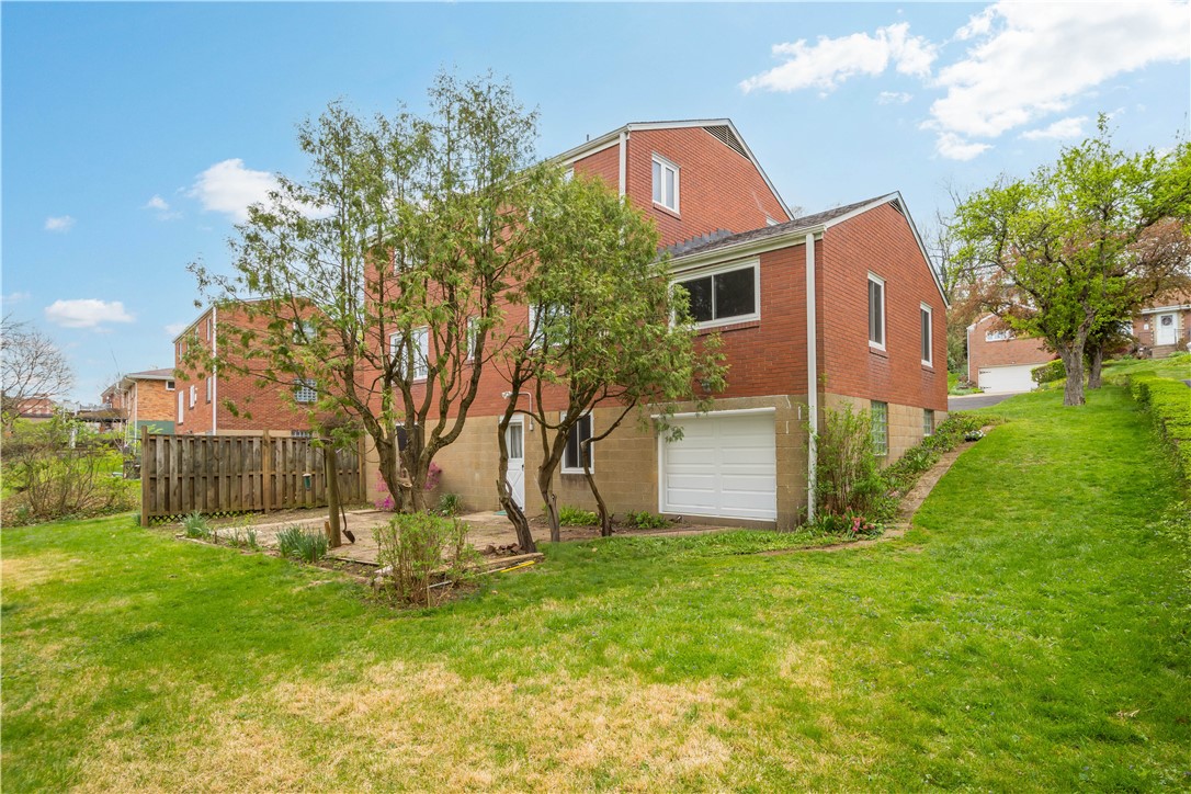 332 Long Dr