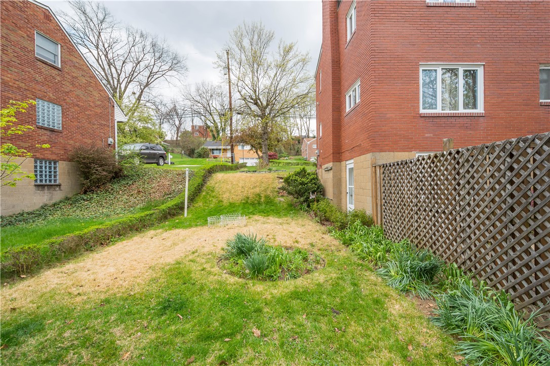 332 Long Dr