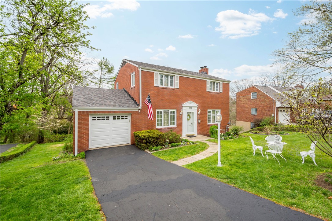 332 Long Dr