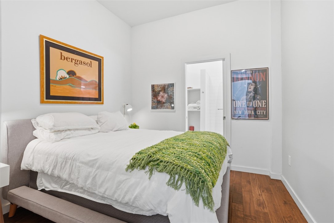 2132 Sarah St 203