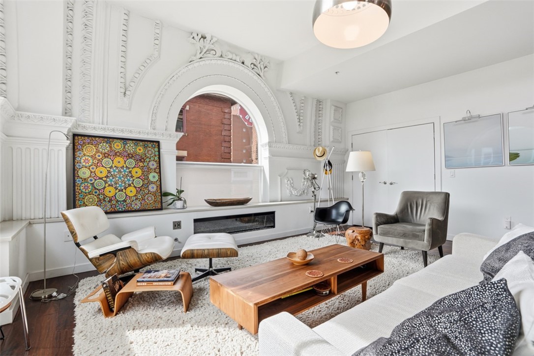 2132 Sarah St 203