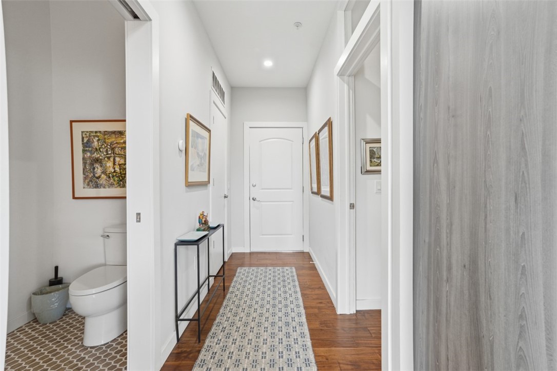 2132 Sarah St 203