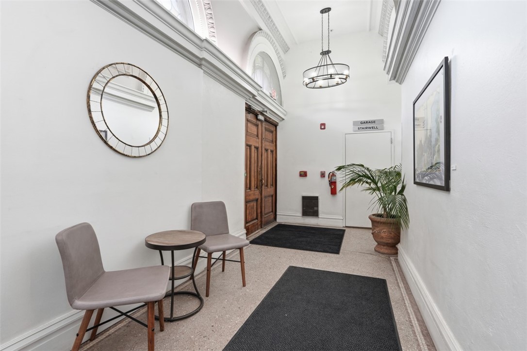 2132 Sarah St 203