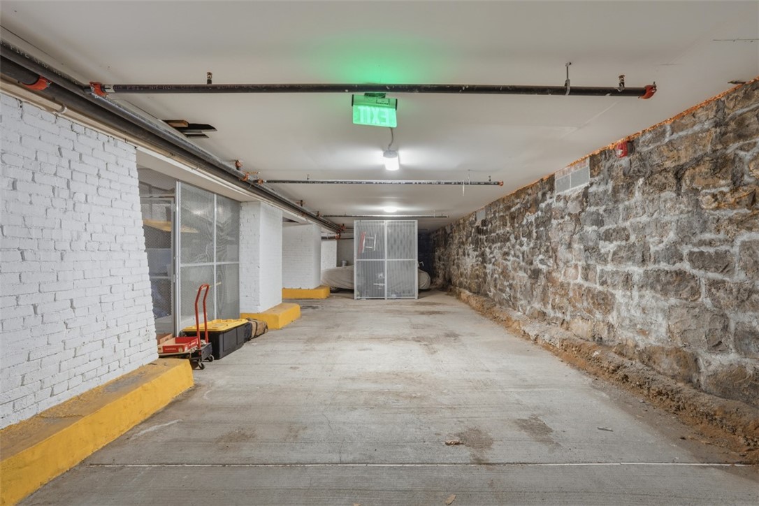 2132 Sarah St 203
