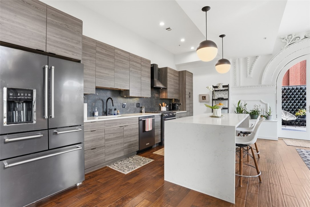 2132 Sarah St 203