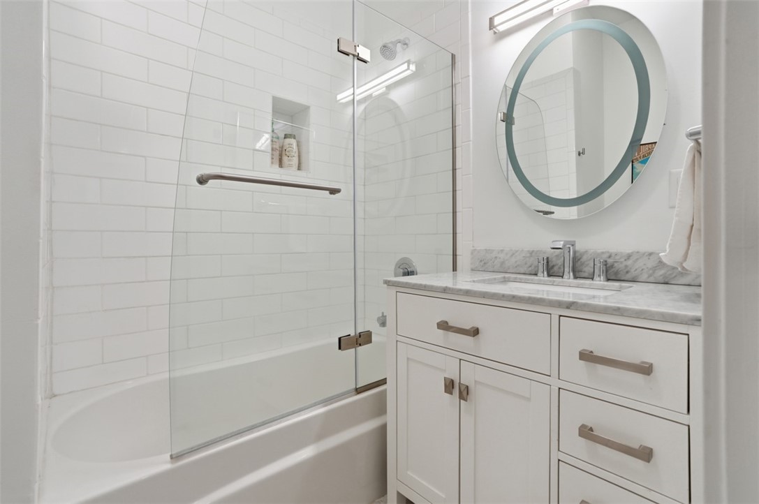 2132 Sarah St 203