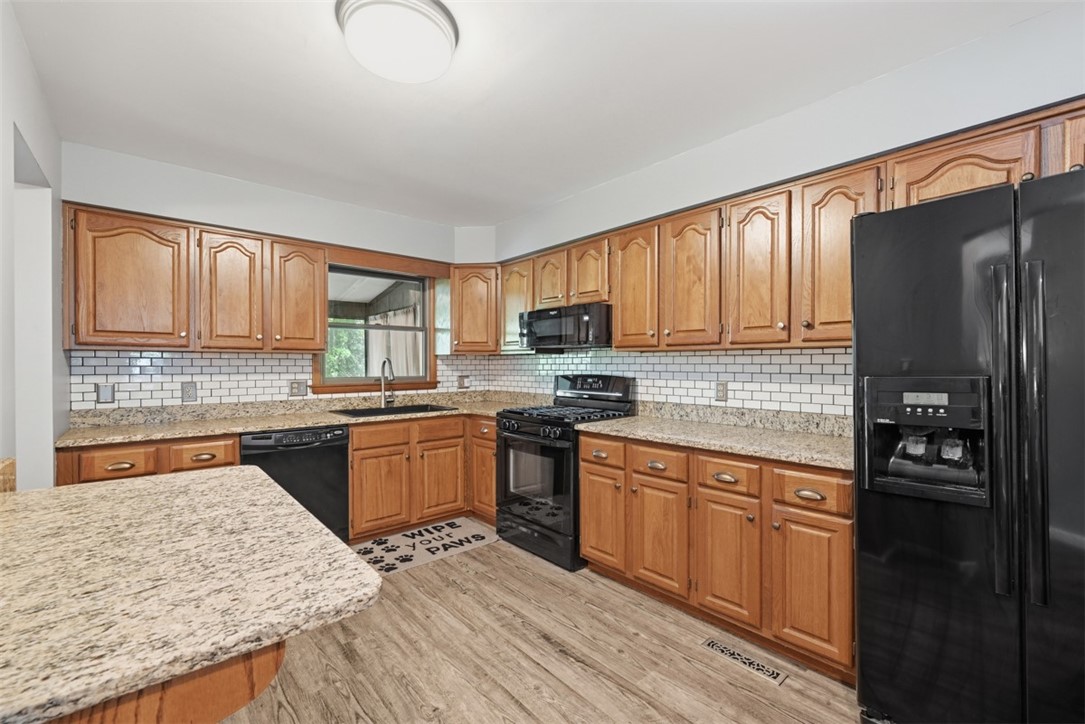 606 Canterbury Dr