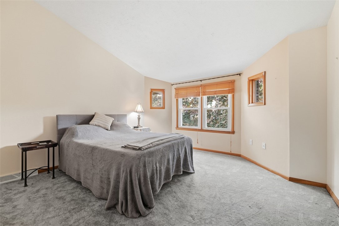 606 Canterbury Dr