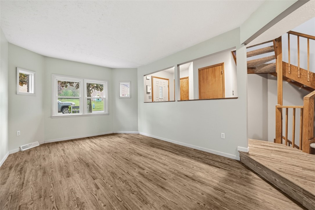 606 Canterbury Dr