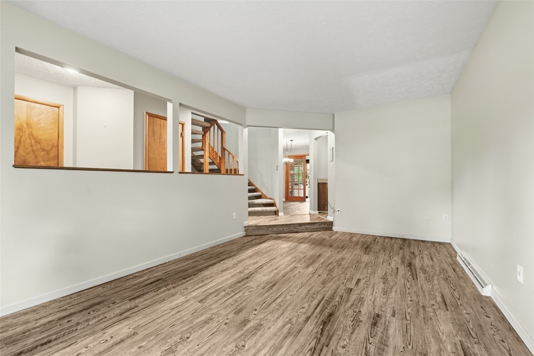 606 Canterbury Dr