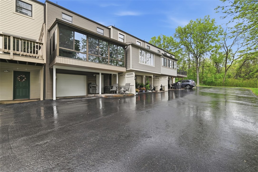 606 Canterbury Dr