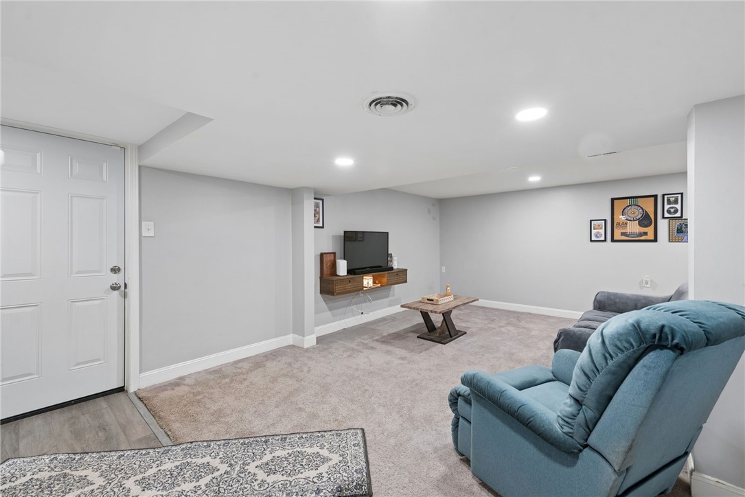 5667 Janet Dr