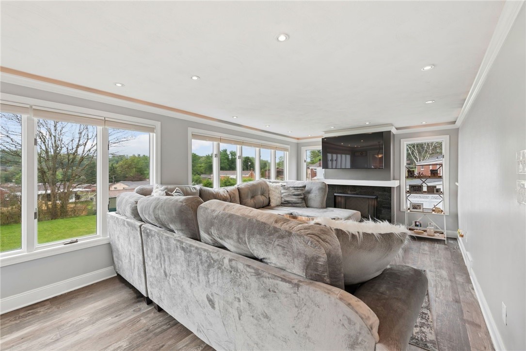 5667 Janet Dr