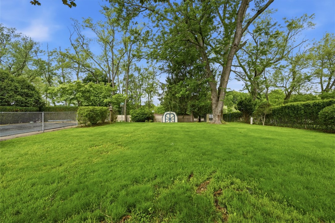 139 E Edgewood Dr