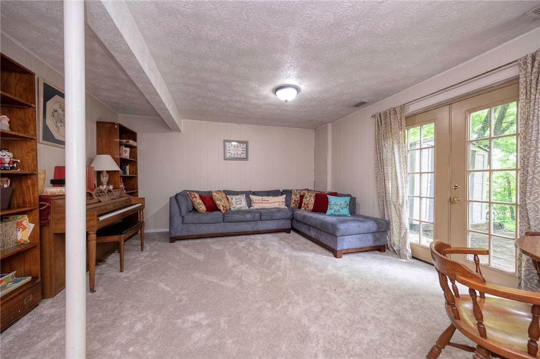 417 Lark Tree Cir