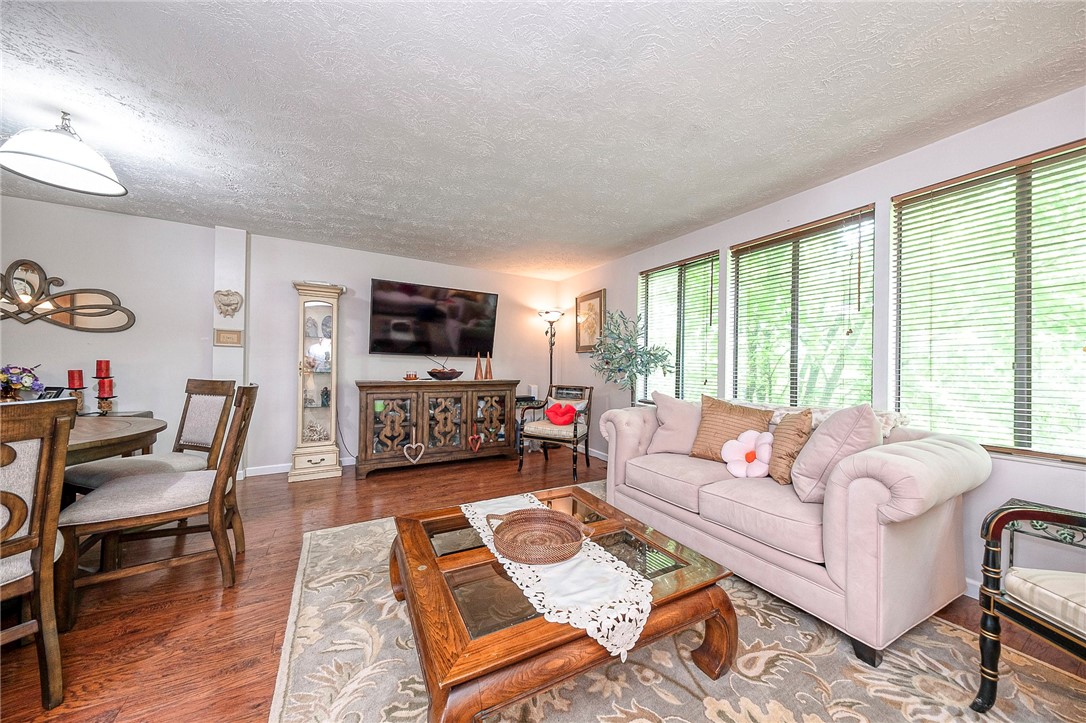 417 Lark Tree Cir