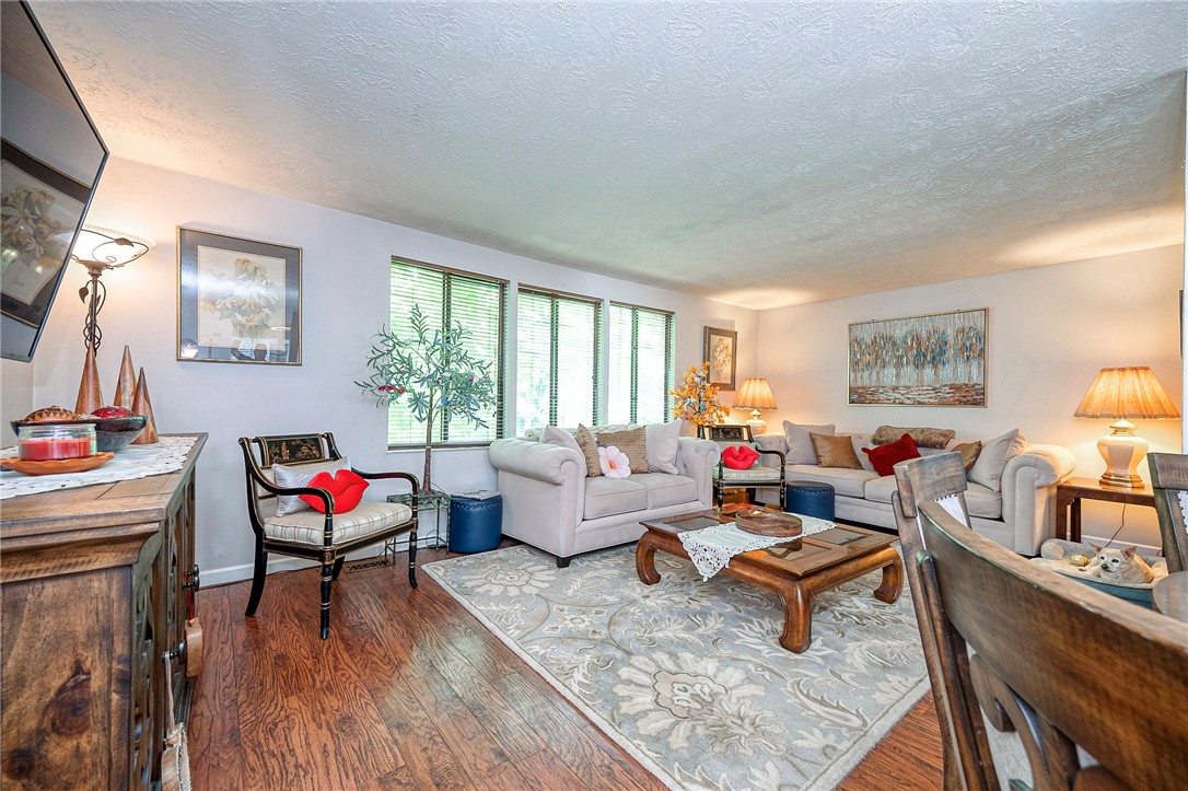 417 Lark Tree Cir