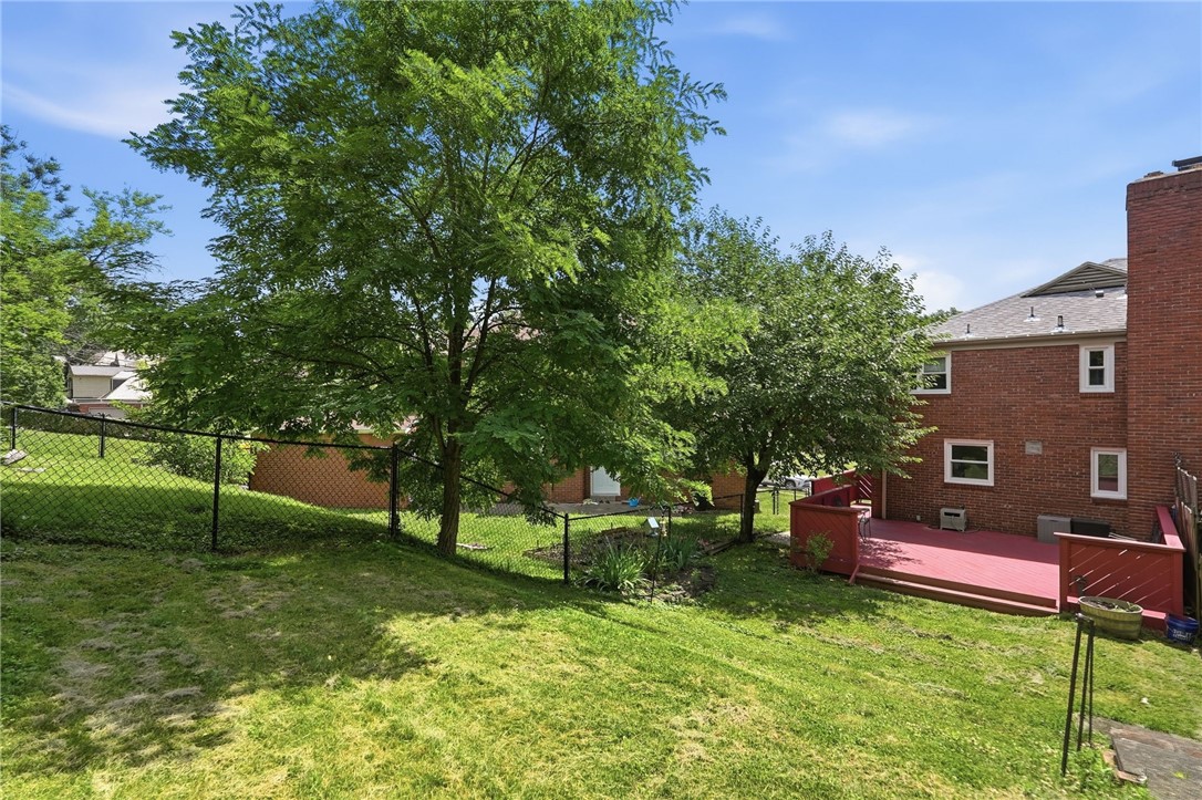 654 Crystal Dr