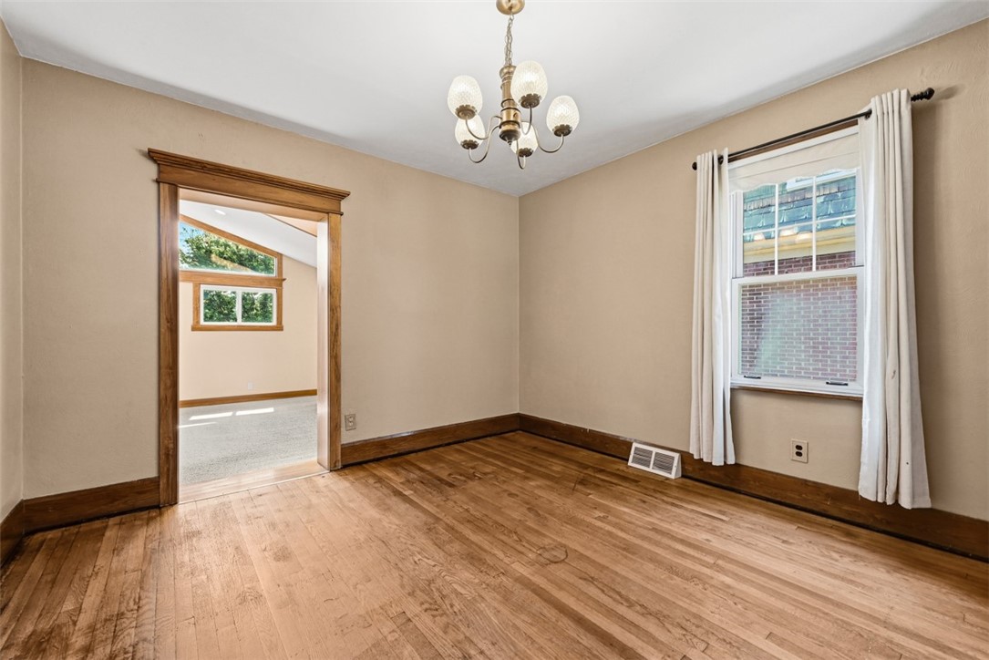 120 Avenue L