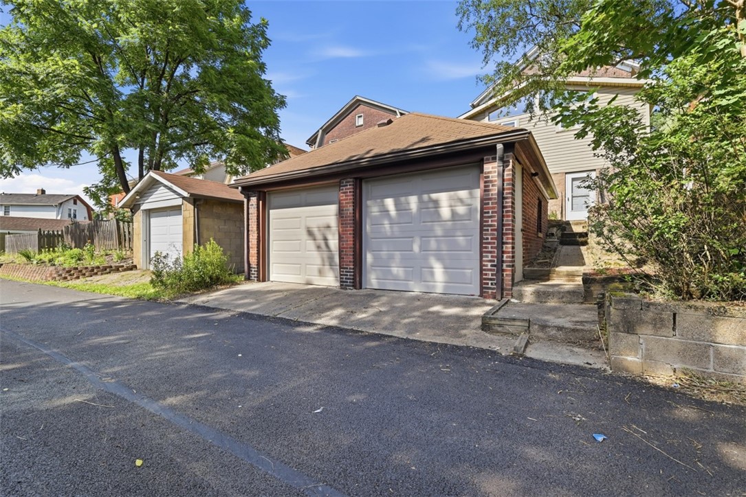 120 Ave L