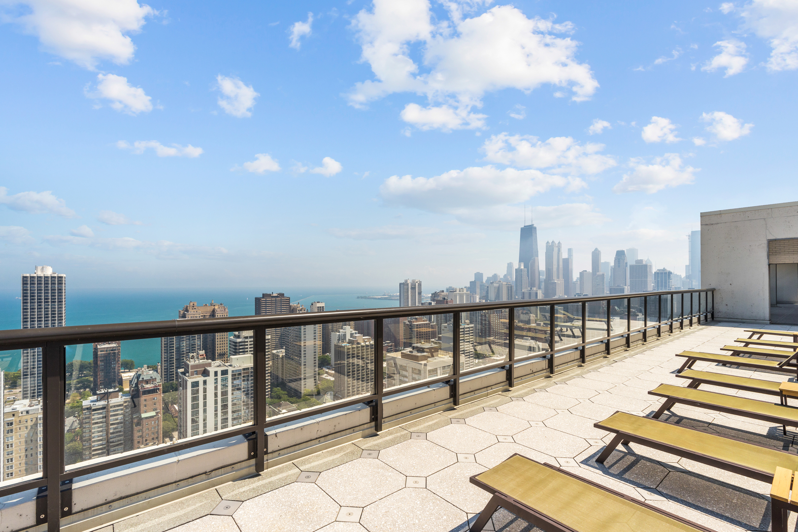 1560 N Sandburg Terrace Unit: 2806