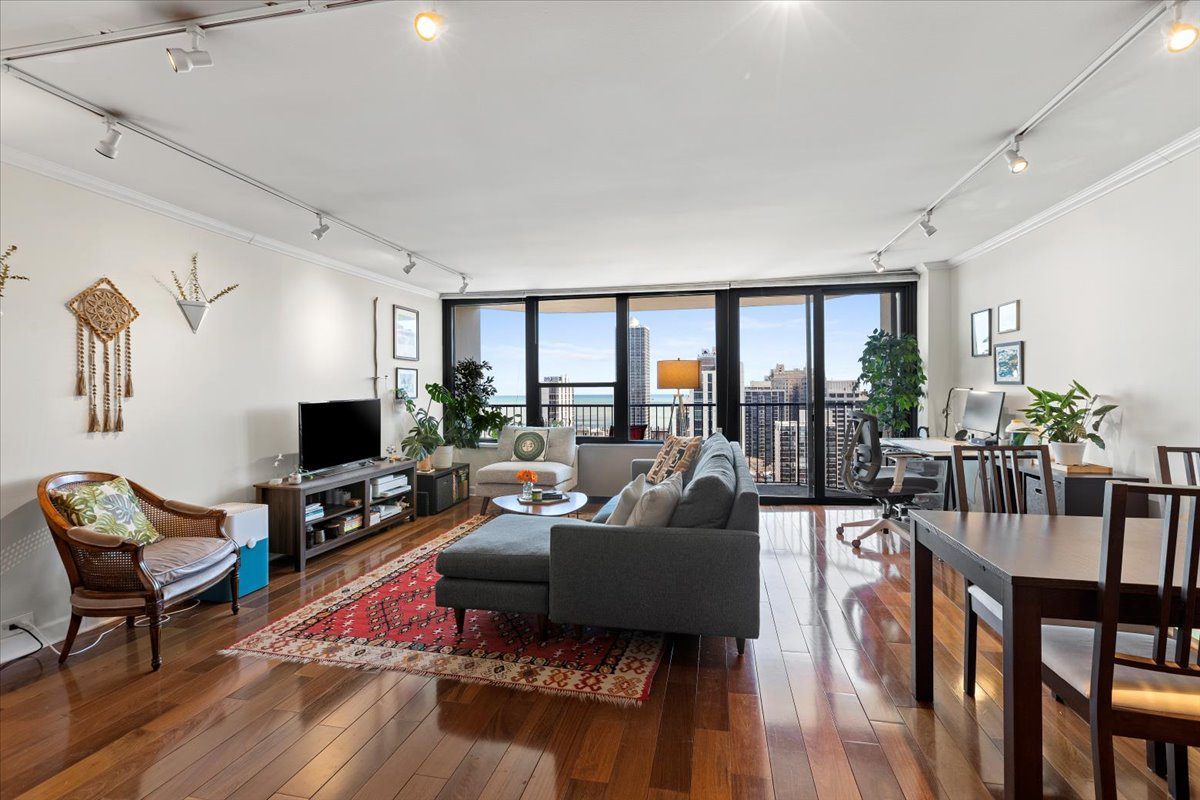 1560 N Sandburg Terrace Unit: 2806