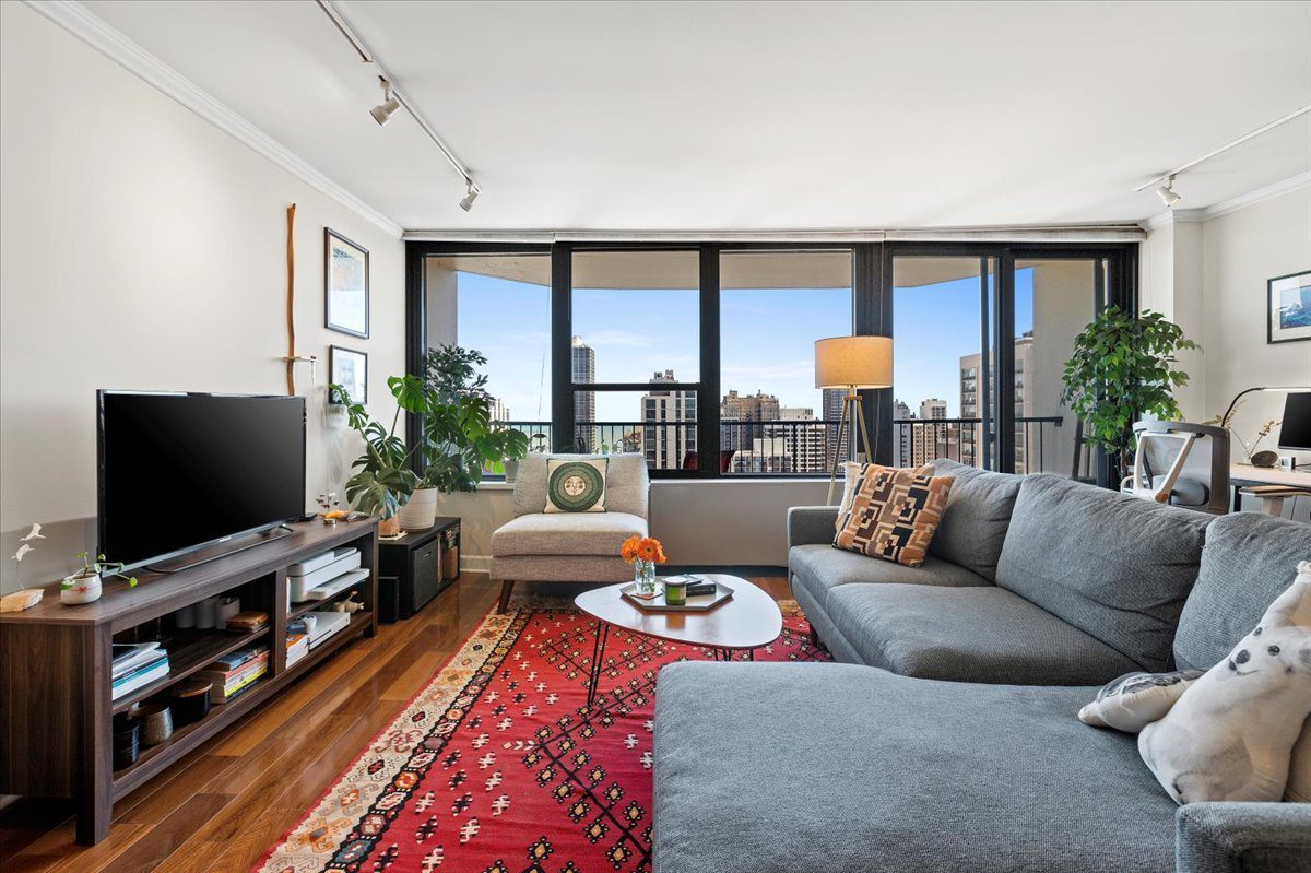 1560 N Sandburg Terrace Unit: 2806
