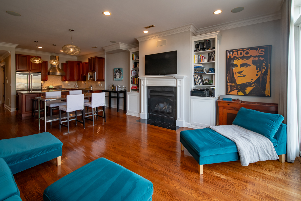 4343 N Western Avenue Unit: 201
