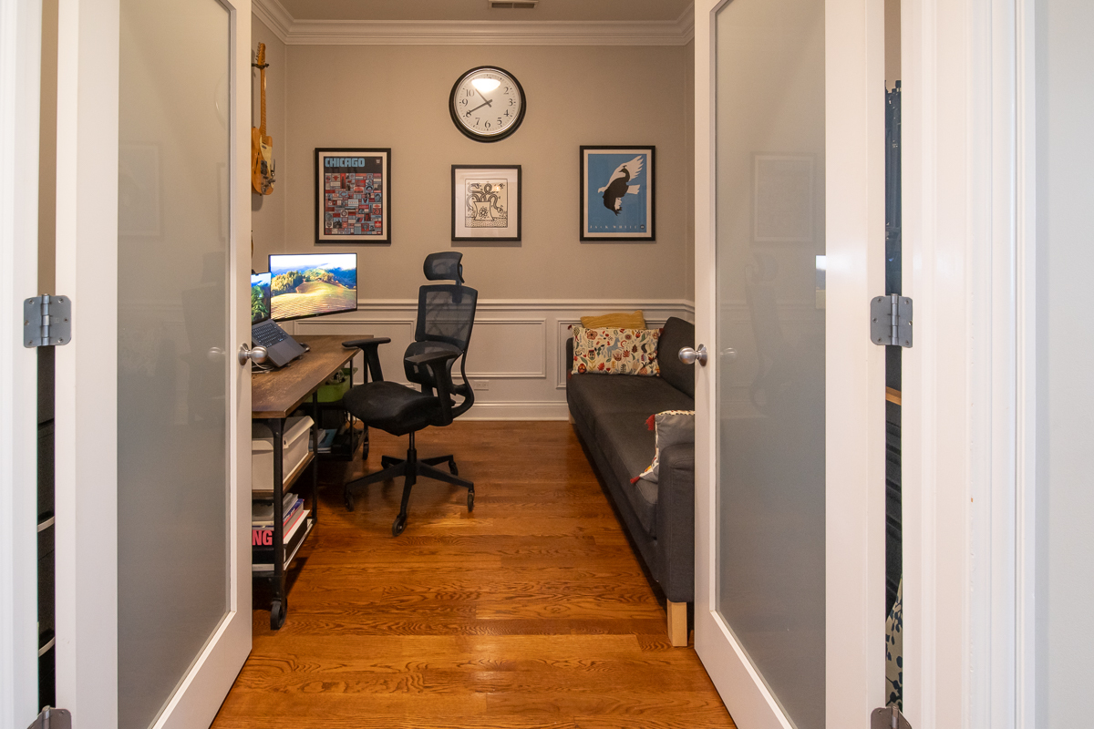 4343 N Western Avenue Unit: 201