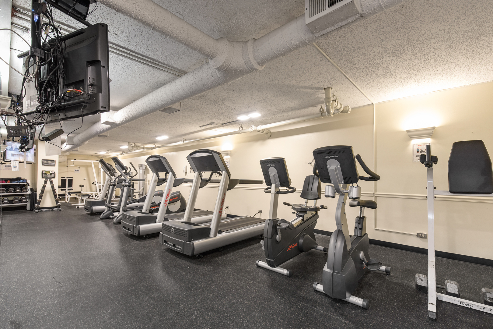 1460 N Sandburg Terrace Unit: 806