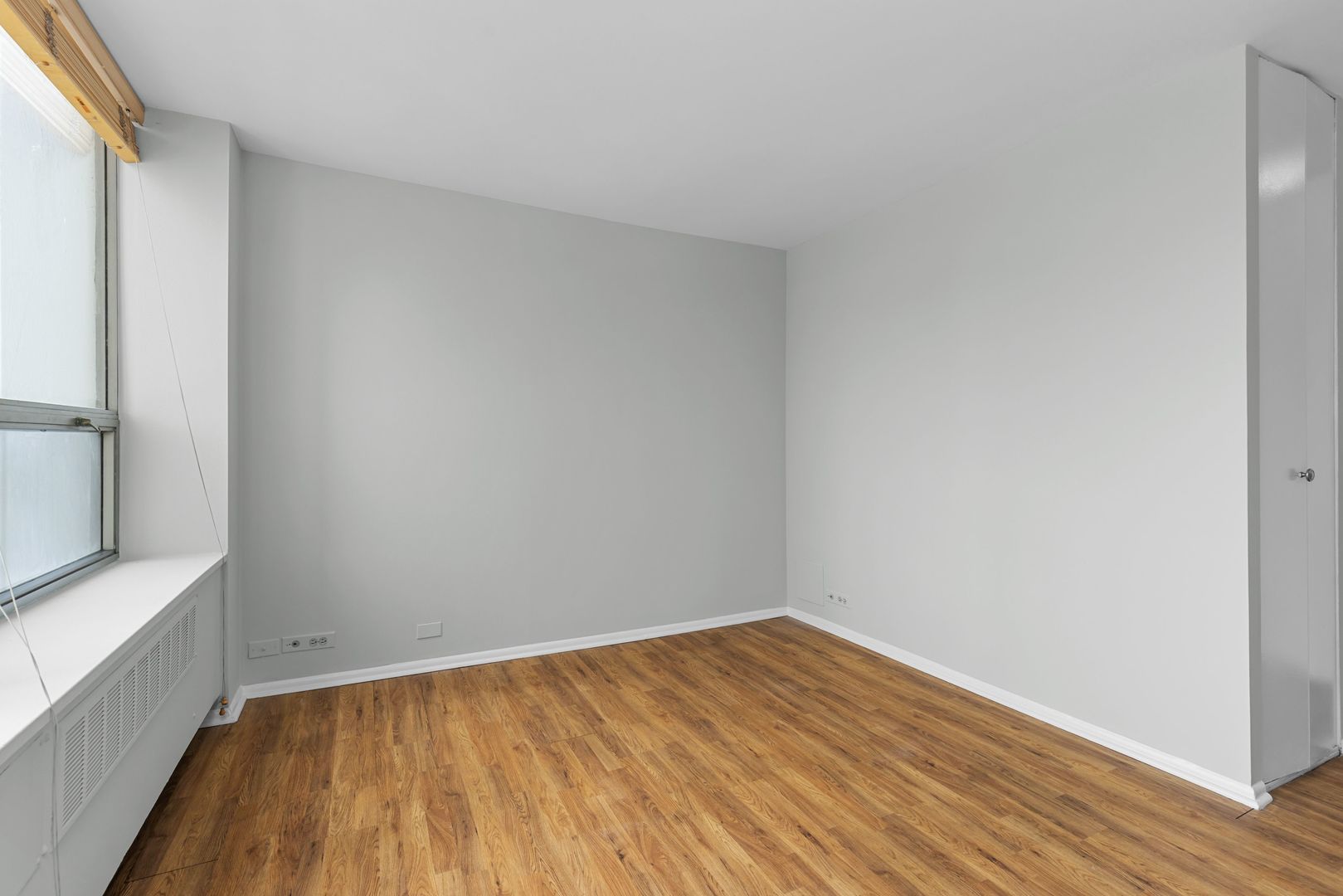 1460 N Sandburg Terrace Unit: 806