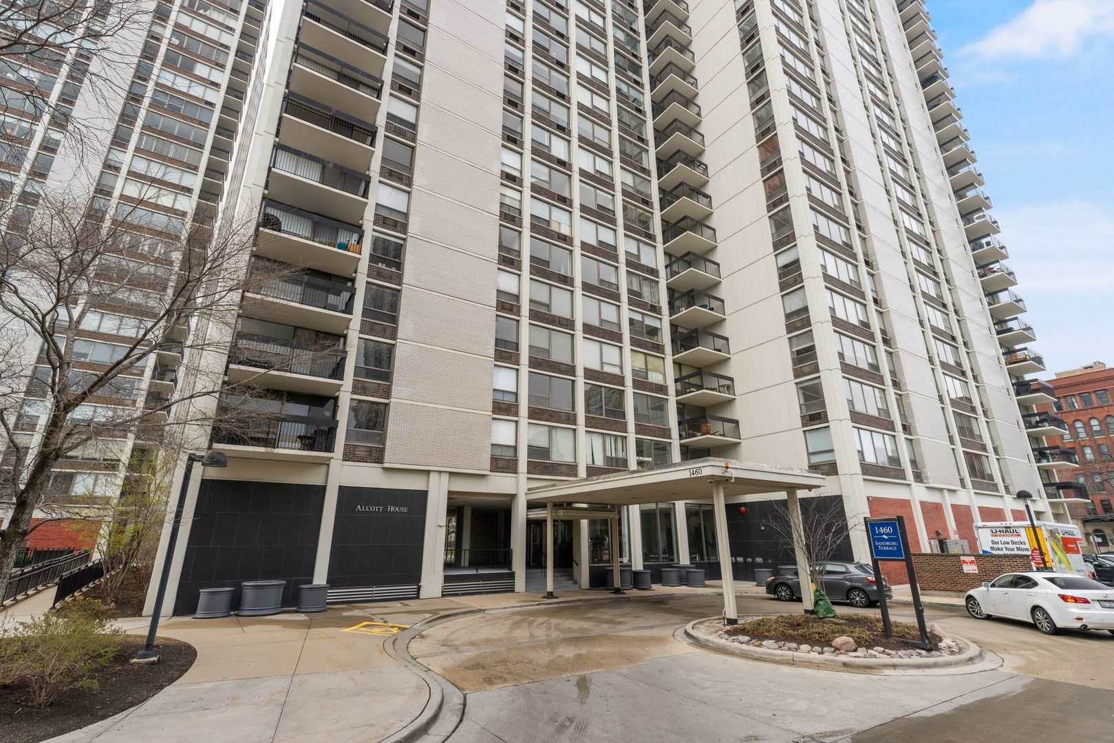 1460 N Sandburg Terrace Unit: 806