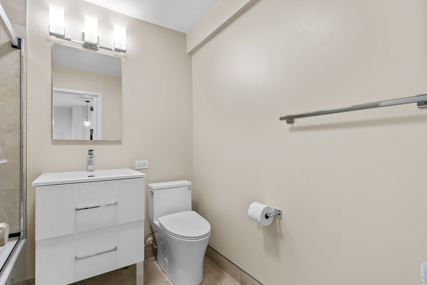 1460 N Sandburg Terrace Unit: 806