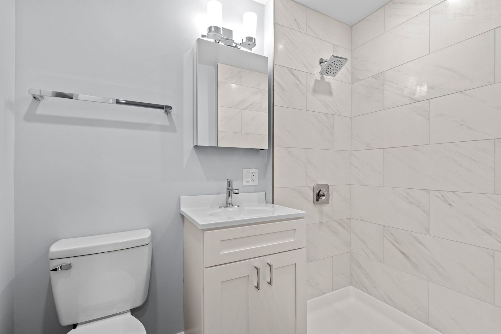 3459 N Paulina Street Unit: 2