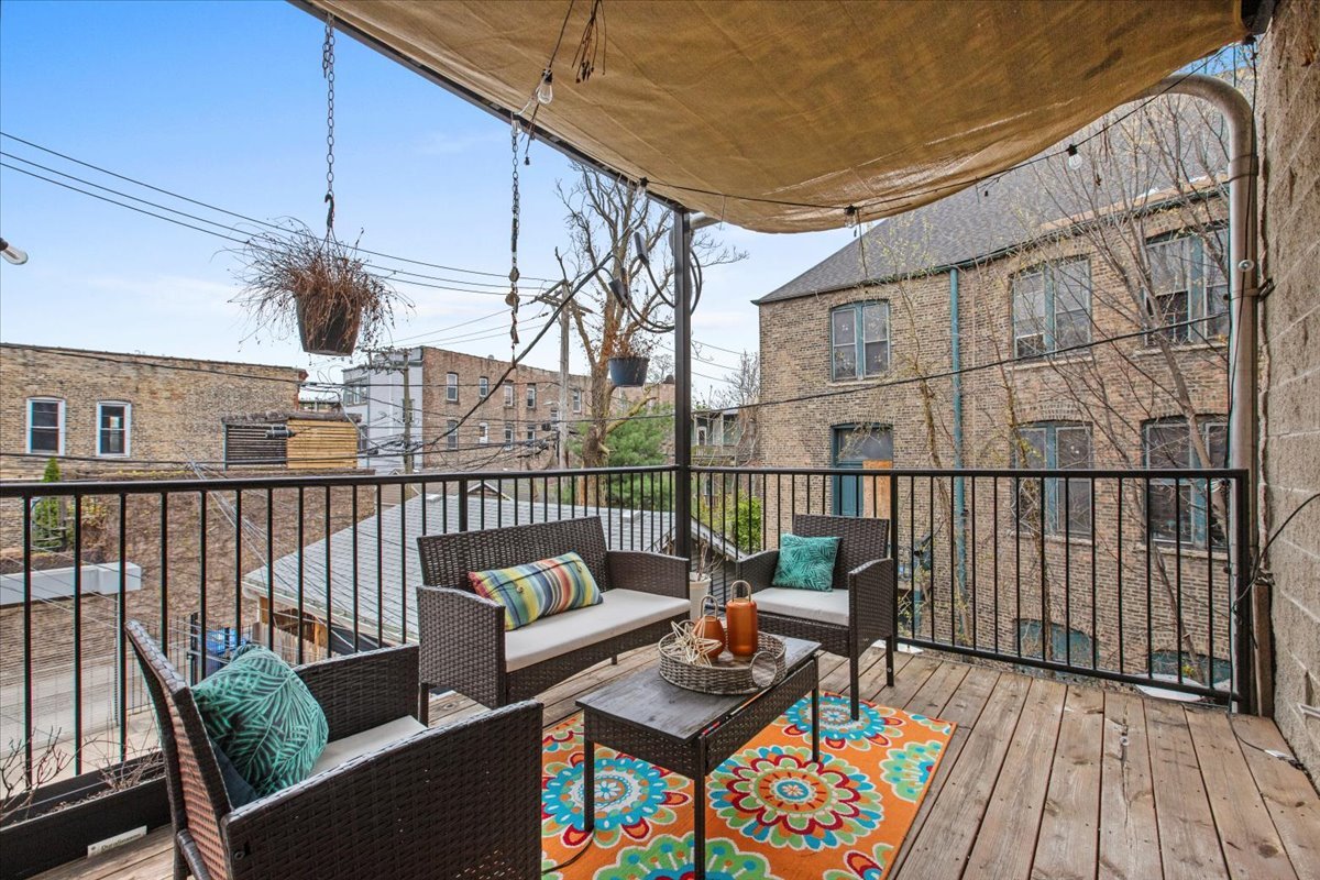2209 W North Avenue Unit: 2