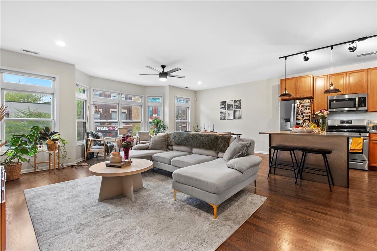 2209 W North Avenue Unit: 2