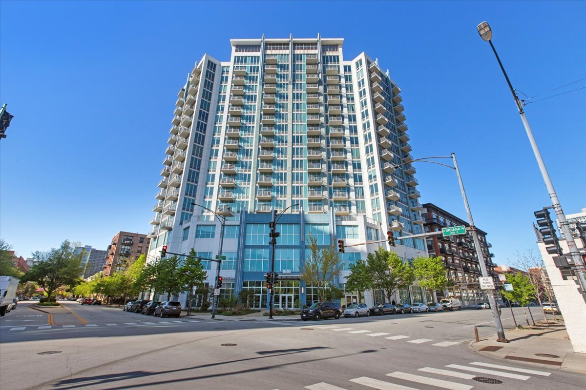1600 S Indiana Avenue Unit: 1101