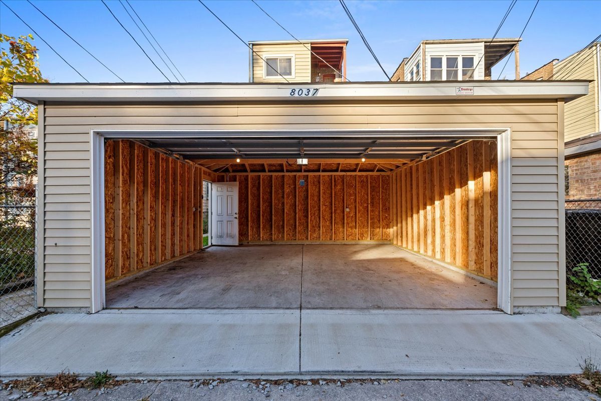 8037 S Ellis Avenue
