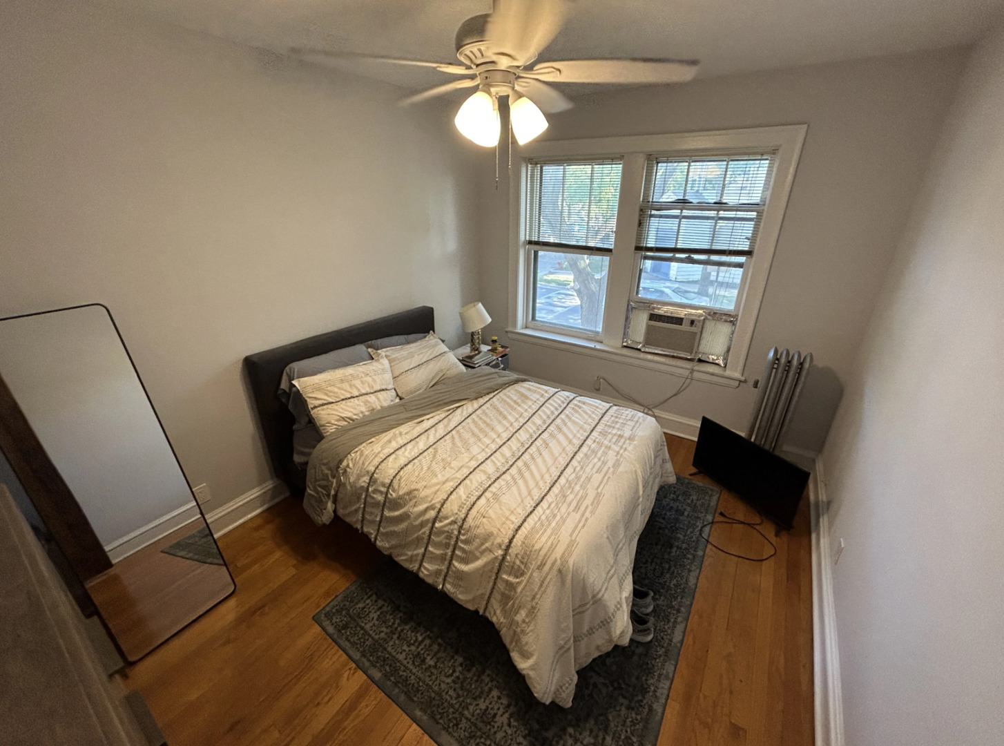 1702 W Cornelia Avenue Unit: 1
