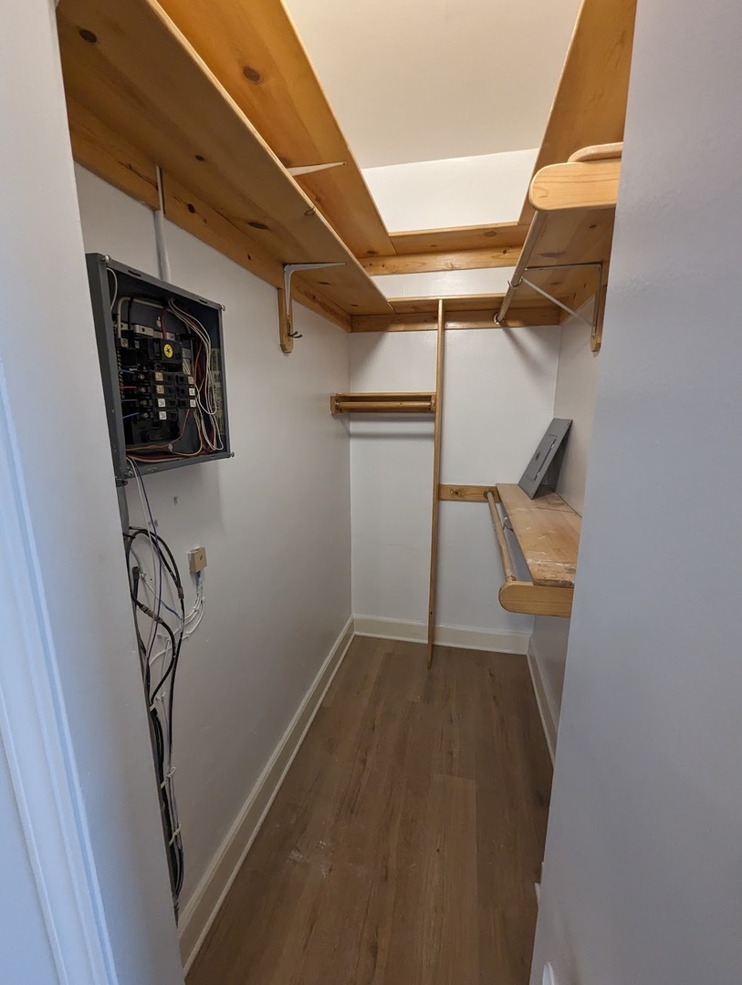 3330 N Lake Shore Drive Unit: 5F