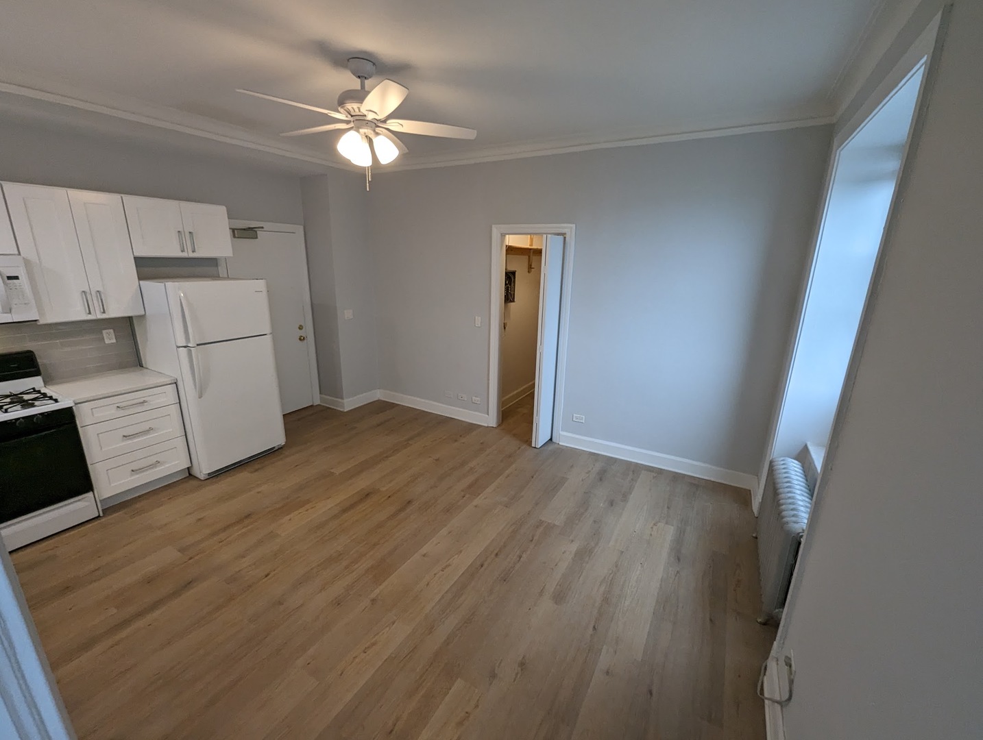 3330 N Lake Shore Drive Unit: 5F