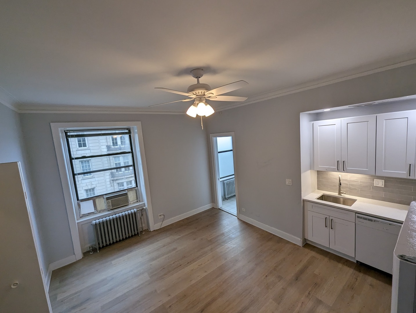 3330 N Lake Shore Drive Unit: 5F