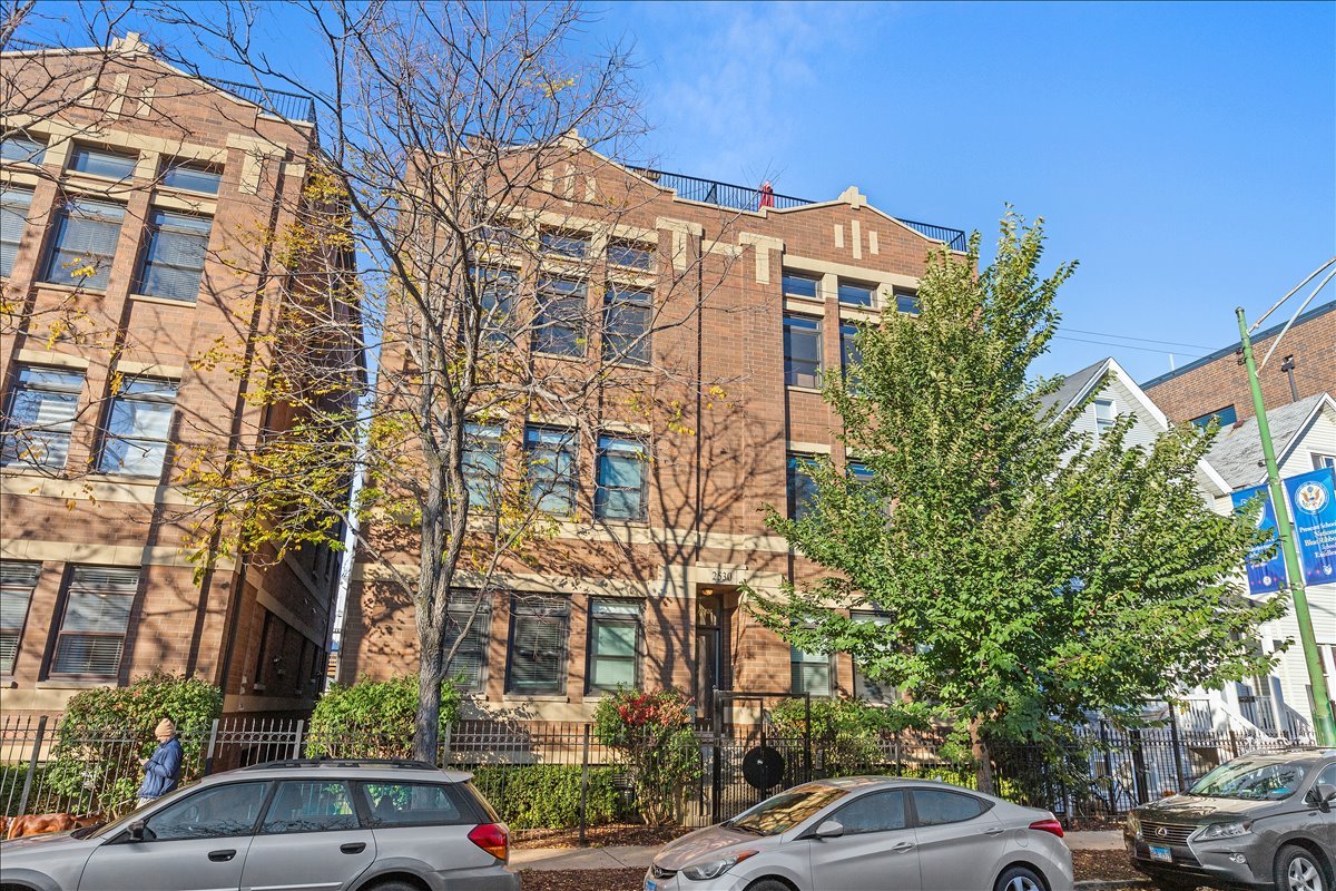 2530 N Ashland Avenue Unit: 2N