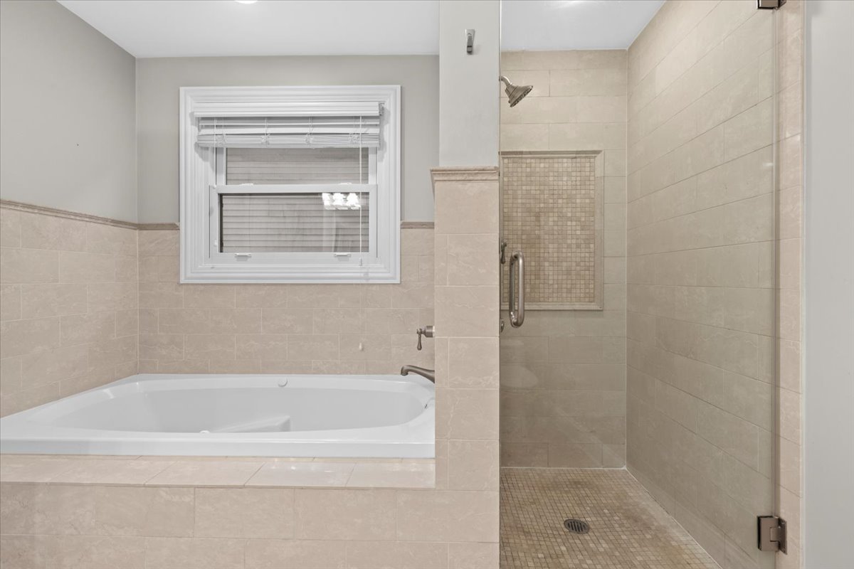 2530 N Ashland Avenue Unit: 2N