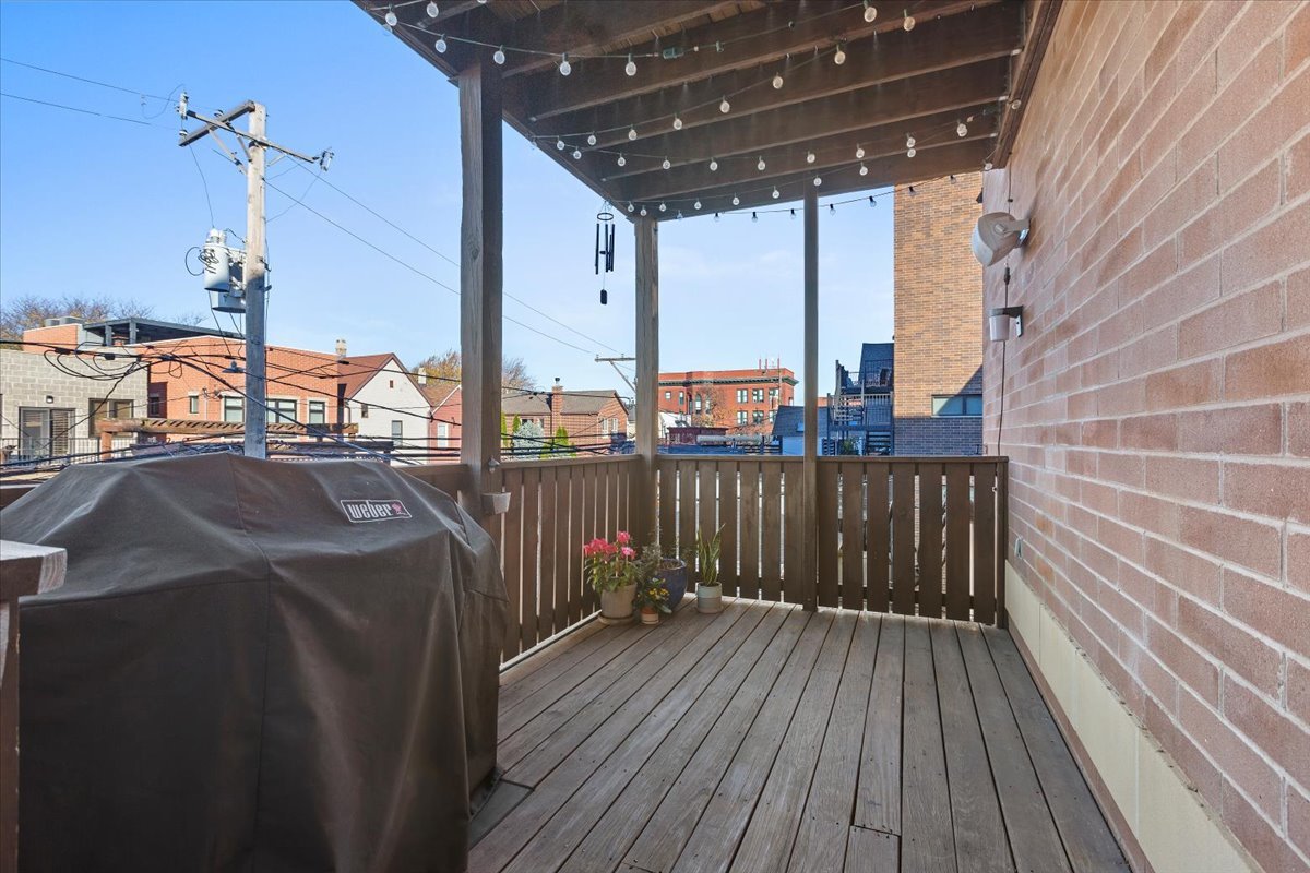 2530 N Ashland Avenue Unit: 2N
